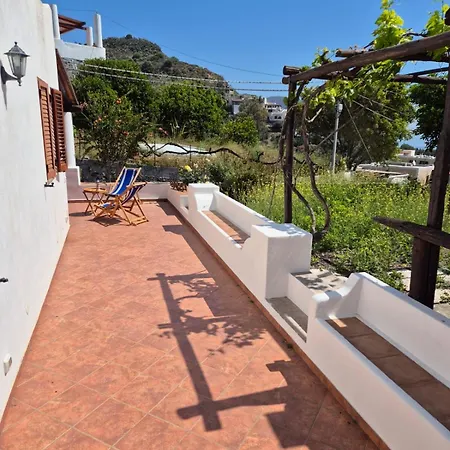 Casa Gialla - Aeolian Villa Lípara